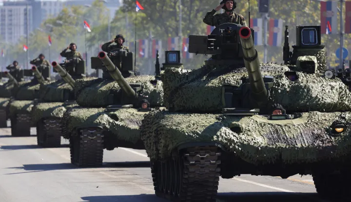 epa12392426 Serbian army M-84 tanks are shown during the 'Power of Unity' military parade marking Unity, Freedom and National Flag Day in Belgrade, Serbia, 20 September 2025. Around 6,000 troops took part alongside 4,000 in support roles, with new weapons and vehicles displayed. EPA/ANDREJ CUKIC