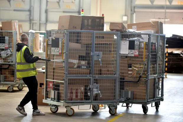 Velika Gorica, 02.12.2024 (nedeljni, Bozicni prilog) - Hrvatska posta, HP, sortirnica, uz tekst S.Pavica.foto Davor Kovacevicnedeljni