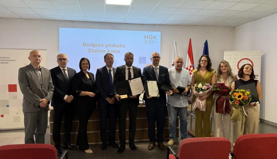 SLAVONSKI BRODU prostorijama Hrvatske gospodarske komore – Županijske komore Slavonski Brod održana je svečana sjednica Gospodarskog vijeća, na kojoj su uručena tradicionalna priznanja Plaketa Zlatna kuna 2025. najuspješnijim trgovačkim društvima u Brodsko-posavskoj županiji za poslovne rezultate u 2024. godini.rujan 2025.