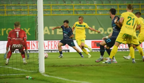 21.09.2025., Pula - SuperSport HNL, 7. kolo, NK Istra 1961 - NK Osijek. Domagoj Bukvic Photo: Sasa Miljevic/PIXSELL