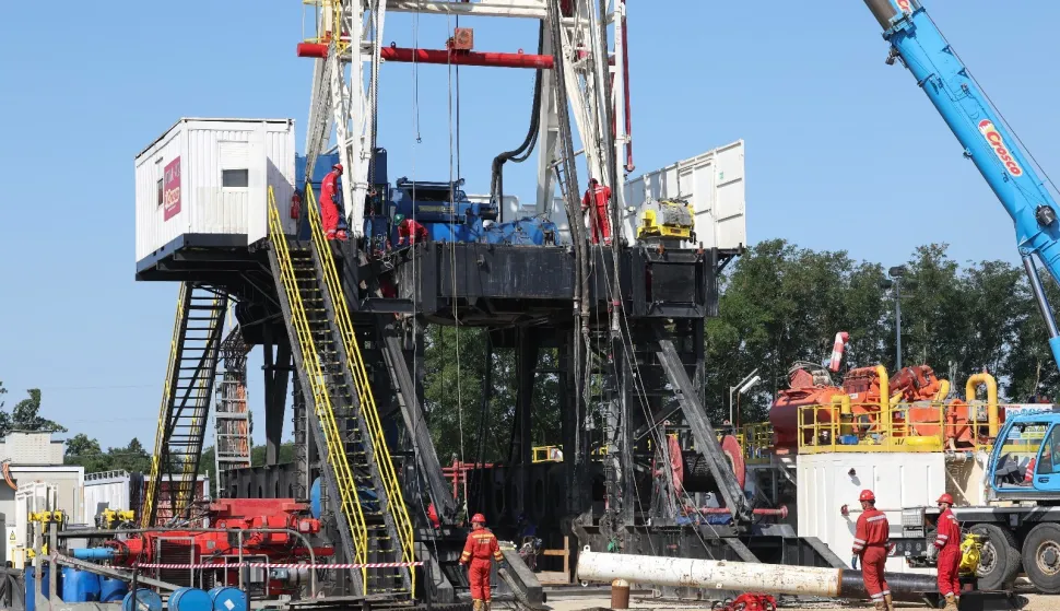 ZAGREB, 11. srpnja 2025. (Hina) - Započelo je istraživanje geotermalnog potencijala na bušotini Osijek GT-1 (OsGT-1), drugoj po redu u sklopu projekta "Priprema i istraživanje geotermalnog potencijala u kontekstu centraliziranog grijanja", priopćila je u petak Agencija za ugljikovodike. 