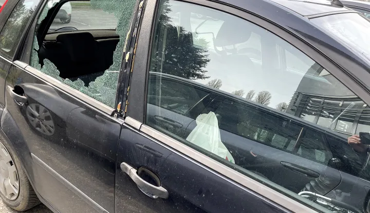 Osijek, 01. 02. 2024., provala, automobil, razbijeno staklo, kradjaSNIMIO BRUNO JOBST