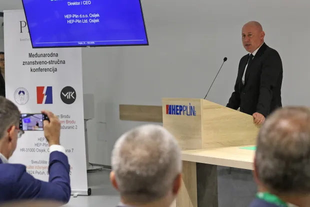 Osijek,25. 09. 2025, HEP Plin, Cara Hadrijana. Otvorenje 23. Skupa o prirodnom plinu, toplini i vodi i 16. Međunarodnog skupa o prirodnom plinu. Damir Pećušak, direktora HEP Plin d.o.o.snimio GOJKO MITIĆ