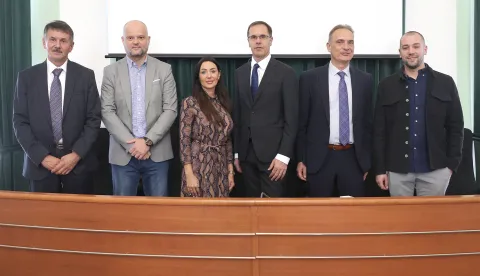 Osijek, 25. 09. 2025., Europska avenija 13, HGK, Hrvatska gospodarska komora, Županijska komora Osijek, Zlatna kuna, dodjela; Zoran Kovačević - HGK; Tomislav Krolo - Orqa; Tatjana Turalija - OBŽ; Goran Šaravanja - Glavni ekonomist HGK; Zvonimir Kaprocki - TTTech Auto; Mihovil Grgurić - UdonisSNIMIO BRUNO JOBST