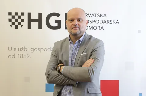 Osijek, 25. 09. 2025., Europska avenija 13, HGK, Hrvatska gospodarska komora, Županijska komora Osijek, Zlatna kuna, dodjela, Tomislav Krolo - OrqaSNIMIO BRUNO JOBST