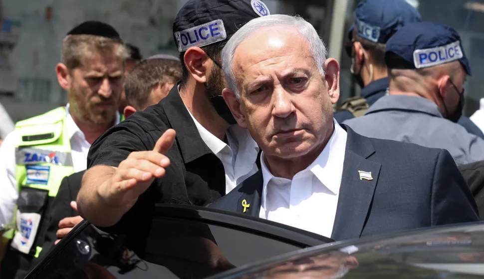 epa12361891 Israeli Prime Minister Benjamin Netanyahu visits the scene of a shooting incident in Jerusalem, 08 September 2025. At least five people were killed and several others injured by gunfire after a shooting incident at Ramot Junction in Jerusalem, according to Magen David Adom (MDA), Israel's national emergency services. EPA/Ronen Zvulun/POOL