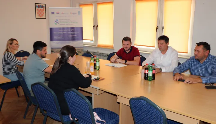 ĐakovoĐakovački vodovodSastanak o projektu odvodnje u općinama Punitovci i Gorjani, te u nselju &Scaron;iroko PoljeRujan 2025.