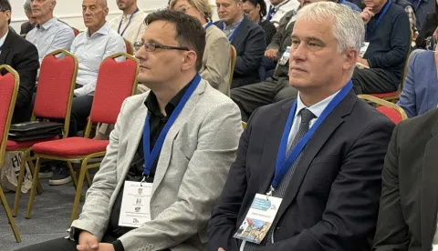 VINKOVCIU organizaciji Hrvatskog društva za odvodnju i navodnjavanje u Vinkovcima održava se dvodnevni okrugli stol o temi "Upravljanje rizicima od poplava u Hrvatskoj"rujan 20255.