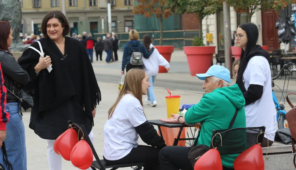 Osijek, 28. 09. 2025, Trg Ante Starčevića, Svjetski dan srca, javno zdravstvena akcija.snimio GOJKO MITIĆ