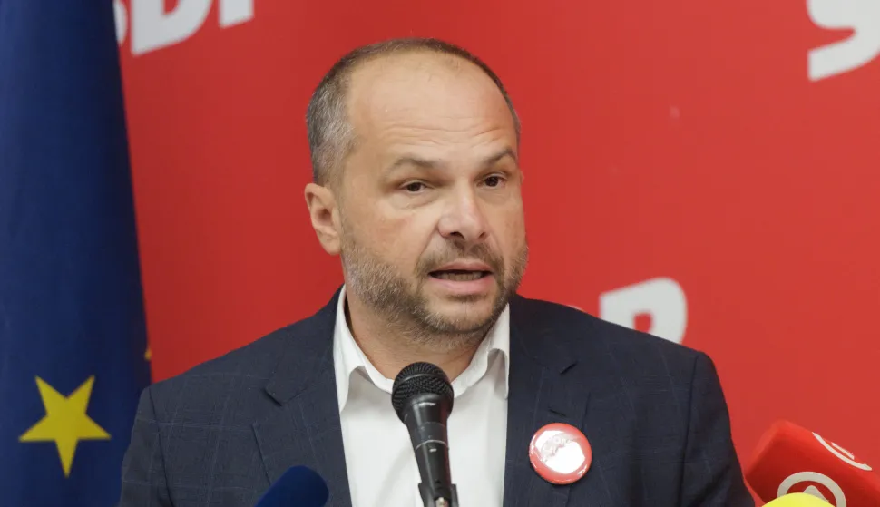 Zagreb, 27.09.2025. - Sjednica Glavnog odbora SDP-a.Na fotografiji Siniša Hajdaš Dončić.foto HINA/ Edvard ŠUŠAK