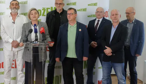 Zagreb, 27.09.2025. - Konferencija za medije na kojoj su predstavnici grupe veterana Domovinskog rata stranke Možemo: Dobriša Adamec, vijećnik Možemo u Gradskom vijeću Grada Karlovca i Milan Božić iz Zagreba govoriti o negativnim trendovima napada na slobodu govora, kulturu, rastućem verbalnom i fizičkom nasilju koji su u suprotnosti s vrijednosti Domovinskog rata i Ustavom RH, te o pozicijama naših članova veterana o navedenim negativnim trendovima.Na fotografiji Sandra Benčić.foto HINA/ Edvard ŠUŠAK