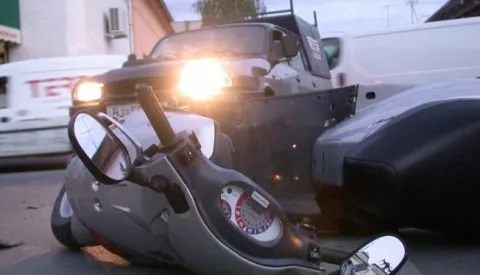 nesreća moped za crnu kroniku------crna3 st