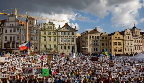 epa12413086 People hold banners reading 'No' as demonstrators take part in the 'Let's prevent the rule of extremists!' gathering at Old Town Square in Prague, Czech Republic, 28 September 2025. The Czech Republic will head to the polls on 03 and 04 October 2025 to elect a new parliament. EPA/MARTIN DIVISEK