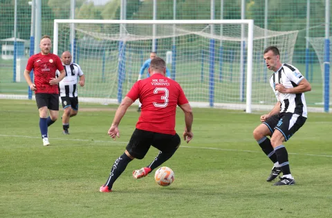 Osijek, 27. 09. 2025., Opus Arena, pomoćni tereni, Veteransko prvenstvo Hrvatske, nogomet, Dilj - Opatija SNIMIO BRUNO JOBST