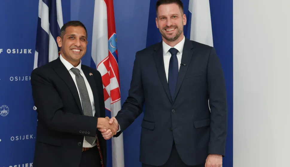 Veleposlanik Velike Britanije Javed Patel posjetio je gradonačelnika Ivana Radića.