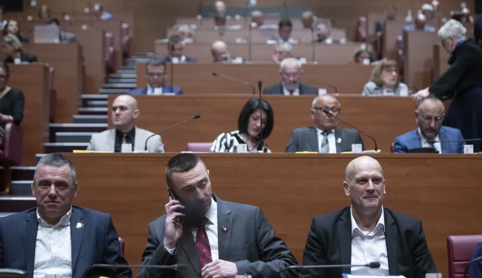 Zagreb, 11.04.2025 - Nastavak 5. sjednice Hrvatskoga sabora. Na fotografiji Stipo Mlinarić, Ivan Penava, Ivica Kukavica, Marijana Petir. foto HINA/ Daniel KASAP/ dk