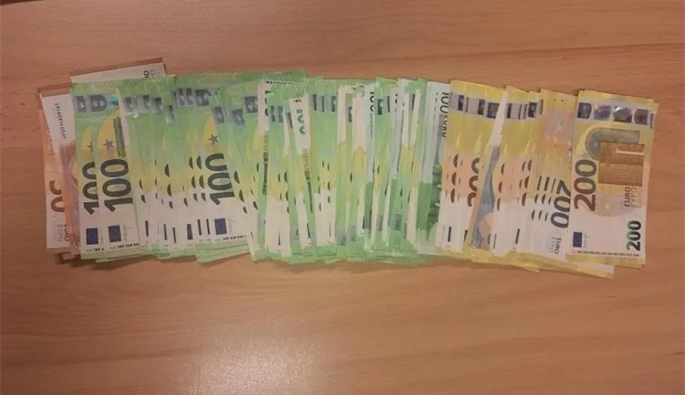 Zaplijena gotovine na granici