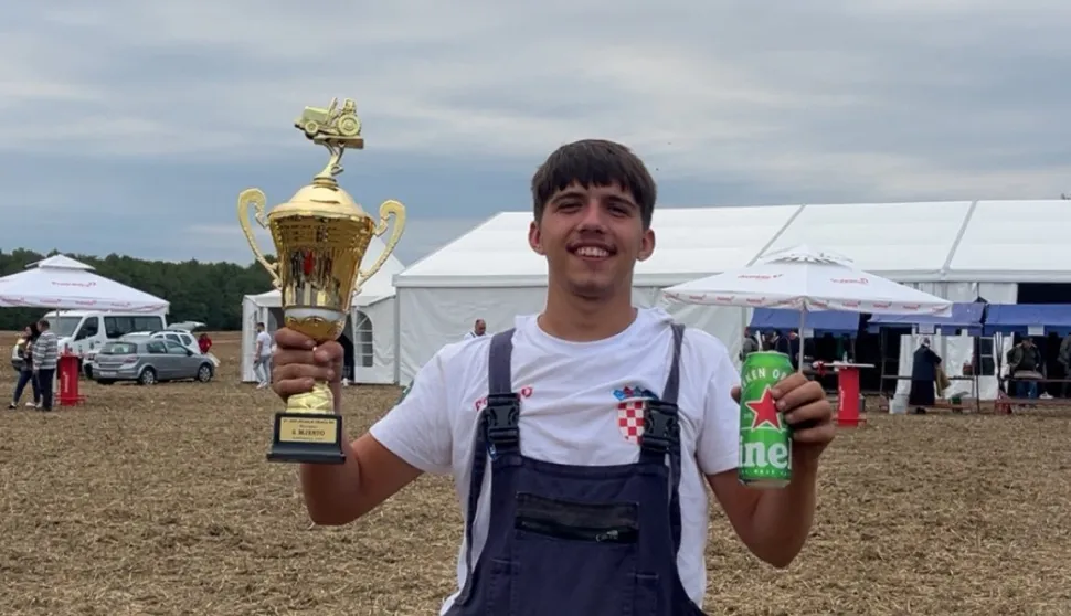 BERAKDavid Aleksa iz Berka je kao pobjednik županijskog natjecanja orača održanog u srpnju u Cerni nastavio uspješan niz i na državnom natjecanju ostvario novi uspjeh. Naime, na 21. Natjecanju u oranju Republike Hrvatske u Koprivnici 19-godišnji David je u kategoriji plugova ravnjaka zauzeo treće mjesto.2025.