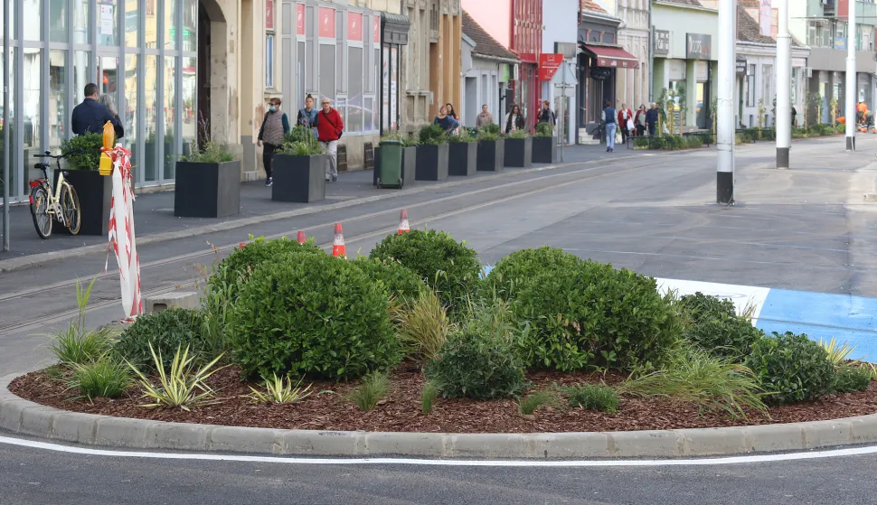 Osijek, 30. 09. 2025, Obilazak završnih radova u Ulici Josiipa Juraja Strossmayera. snimio GOJKO MITIĆ