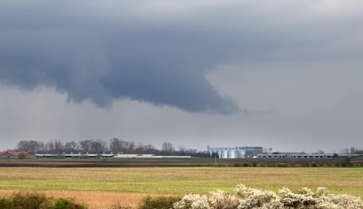 Osijek, 31. 03. 2025., nevrijeme, oblaci, oblak, klimatske promjene, poljoprivreda, kiša, slobodnjak, slobodnjaciSNIMIO BRUNO JOBST