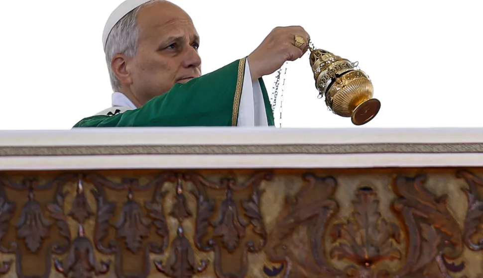 epa12412099 Pope Leo XIV celebrates the Jubilee Mass for the Catechist at St Peters' Square in the Vatican, 28 September 2025. EPA/ANGELO CARCONI