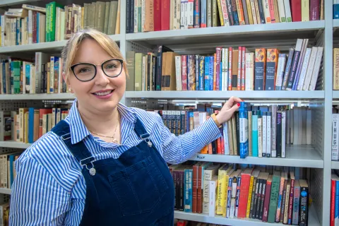 OSIJEK- 23.12.2022., Knjižnica FFOS-a, zgrada pored Gaudeamusa, doc.dr.sc. Ana Mikić Čolić.Foto: Andrea Ilakovac