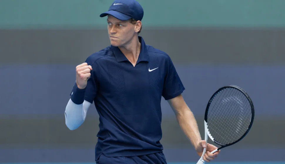 epaselect epa12416174 Jannik Sinner of Italy reacts during a match against Alex de Minaur of Australia at the China Open tennis tournament in Beijing, China, 30 September 2025. EPA/JESSICA LEE