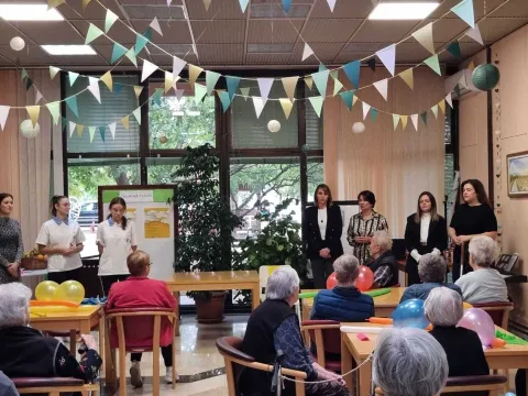VINKOVCIVeć drugu godinu zaredom vinkovački Dom za starije i nemoćne osobe u suradnji s Gradskim muzejom Vinkovci organizira projekt "Baš za nas" u povodu Međunarodnog dana starijih osoba, koji se obilježava 1. listopada. rujan 2025.