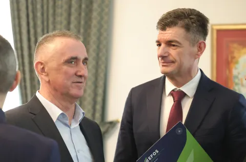 Osijek, 30. 01. 2025., Aula Rektorata, promocija knjige, Ekonomika prehrambene industrije, Dragan Kovačević - autor, Drago Šubaric - prorektor; Boris Crnković - dekan EFOSSNIMIO BRUNO JOBST