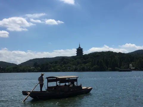 /Galerija/ Zapadno jezero - jedno od najpoznatijih azijskih kulturnih krajolika