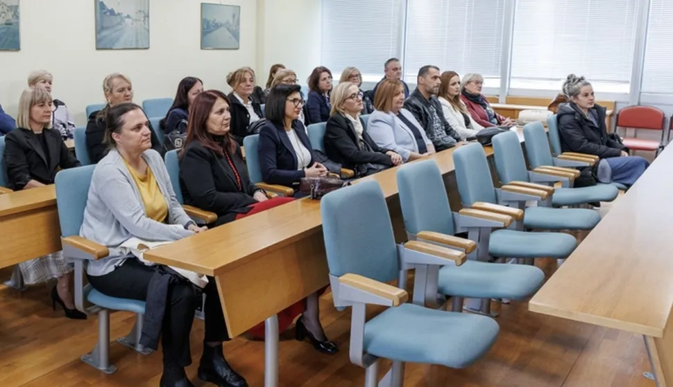 Gradonačelnik Vukovara Marijan Pavliček primio ravnatelje škola i najuspješnije nastavnike 