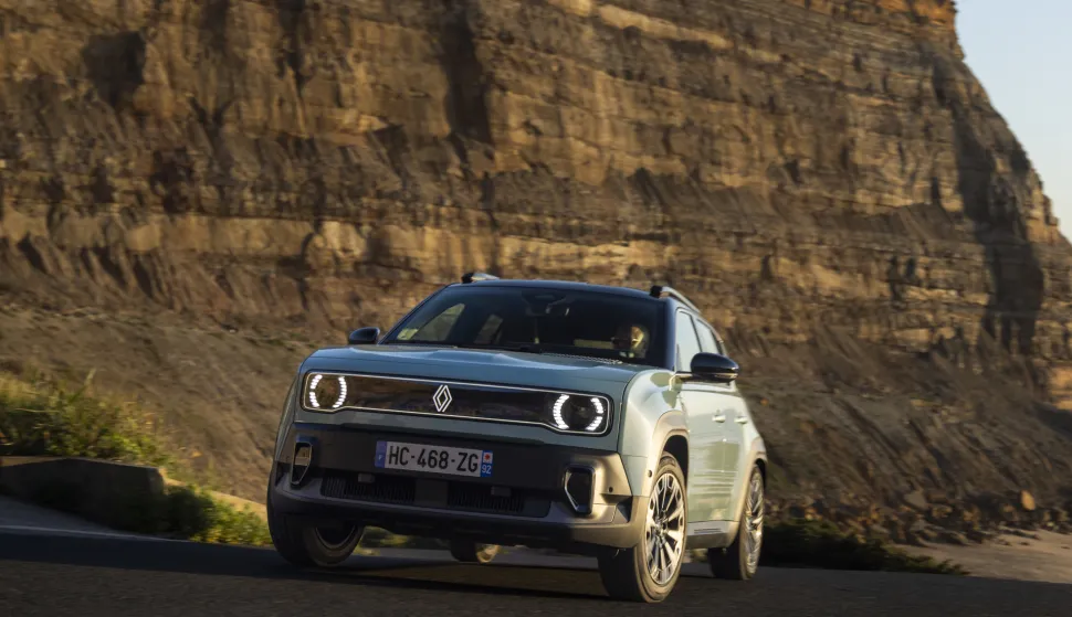 Renault 4 image bank media Test-Drive, on April 28th 2025 at Lisbonne, Portugal - Photo Clément Choulot/DPPI