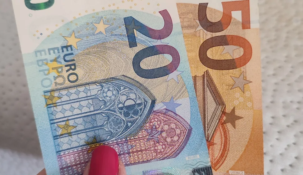 Euri, božićnicesnimila Marija Lešić Omerović