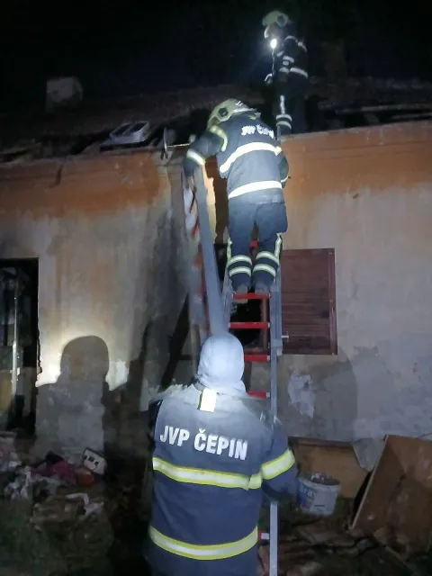 Susjedi spasili djecu iz kuće u plamenu u Vladislavcima