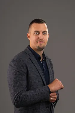 MAGAZIN LOVRO RADELJAK VINO ZAGREB