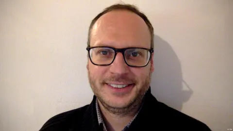 MAGAZIN BENJAMIN DWBen Knight – DW