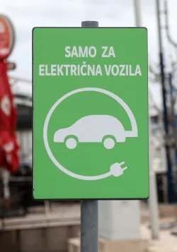 24.04.2018., Sibenik - Kupnju elektricnog automobila drzava ce sufinancirati 40% kroz mjere koje ce stupiti na snagu sutra. Photo: Dusko Jaramaz/PIXSELL 