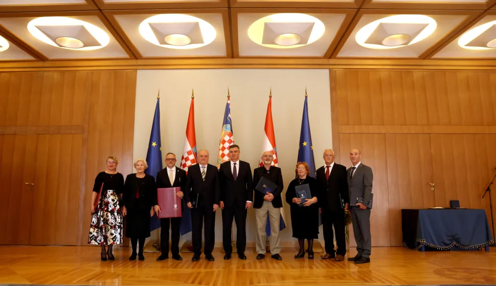 Zagreb, 08.10.2025 - Predsjednik Republike Zoran Milanović uručio je odlikovanja i priznanja RH zaslužnim pojedincima i organizacijama iz područja kulture, znanosti, sporta i gospodarstva. Na fotografiji Zoran Milanović, Janoš Terzić, Slobodan Jurković, Jurica Gizdić, Vlasta Vučevac-Gjurović, Slavko Nedić, Josip Degl Ivellio, Dragica Karolina Šimunković, Senka Bašek foto HINA/ Daniel KASAP/ dk