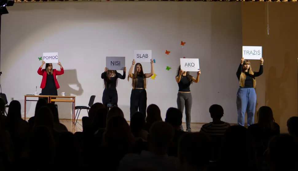 Osijek, 08. 10. 2025., OŠ A. Mihanovića, Gimnazija EDukOs: Dramski igrokaz i panel u povodu Svjetskog dana mentalnog zdravljaedukos; igrokaz; mentalno zdravlje; osnovna škola; školarci