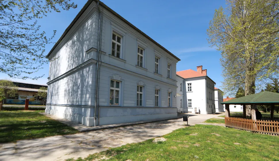 Osijek.20.04.2020. Osjecki fakulteti u krugu studentskog kampusaNa fotografiji: Umjetnicka akademijaFoto:Marko Mrkonjic