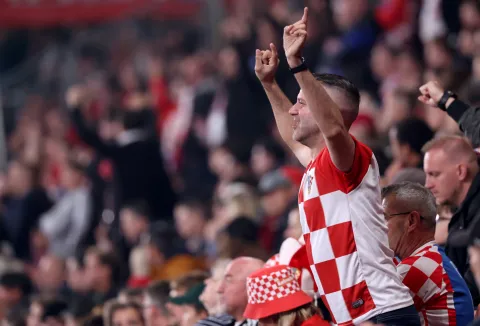 Prag, 09.10.2025 - Utakmica kvalifikacija za Svjetsko nogometno prvenstvo Če&scaron;ka - Hrvatska na Fortune stadionu u Pragu. Na slici navijač.foto HINA/ Damir SENČAR/ ds