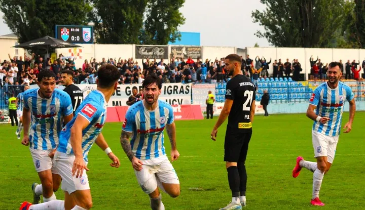 VUKOVAR 1991 - CIBALIA 0:1SLAVLJE IGRAČA CIBALIJERUJAN 2025FOTO: FILIP KNEZOVIĆ/HNK CIBALIA