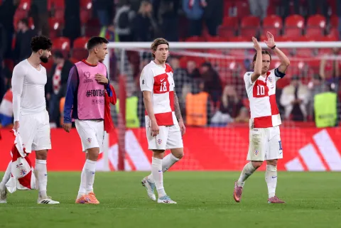 Prag, 09.10.2025 - Utakmica kvalifikacija za Svjetsko nogometno prvenstvo Češka - Hrvatska na Fortune stadionu u Pragu. Na slici Joško Gvardiol, Nikola Moro, Kristijan Jakić, Luka Modrić.foto HINA/ Damir SENČAR/ ds