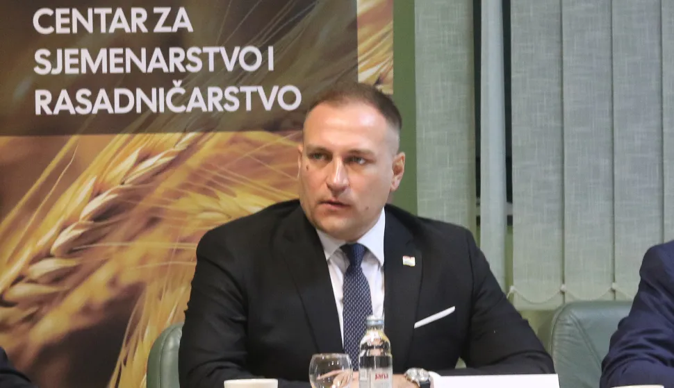 Osijek, 06. 10. 2025, Brijest, Usorska 19. Premijer Andrej Plenković u Centru za sjemenarstvo i rasadničarstvo Osijek, Svinjska kuga ASK. David Vlajčić.snimio GOJKO MITIĆ