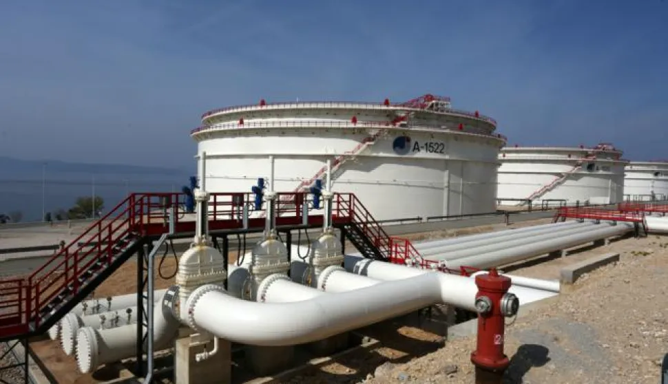 U Omišlju svečano otvoreni novi pogoni JANAF-a 02.04.2019., Omisalj - Ministar drzavne imovine Goran Maric i predsjednik uprave JANAF Dragan Kovacevic otvorili su nove pogone na JANAF-ovom terminalu u Omislju. Nazocili si zupan Zlatko Komadina i nacelnica opcine Omisalj Mirela Ahmetovic, uz mnogobrojne druge uzvanike.Photo:Goran Kovacic/PIXSELL