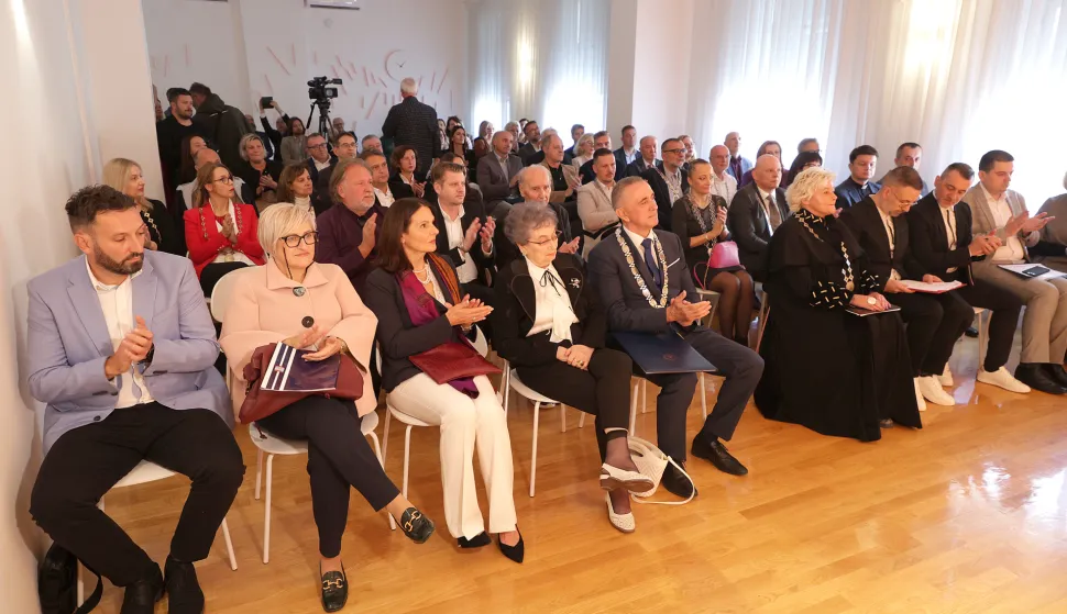 Osijek, 10. 10. 2025., AUKOS, Sjednica Akademskog vijećaSNIMIO BRUNO JOBST