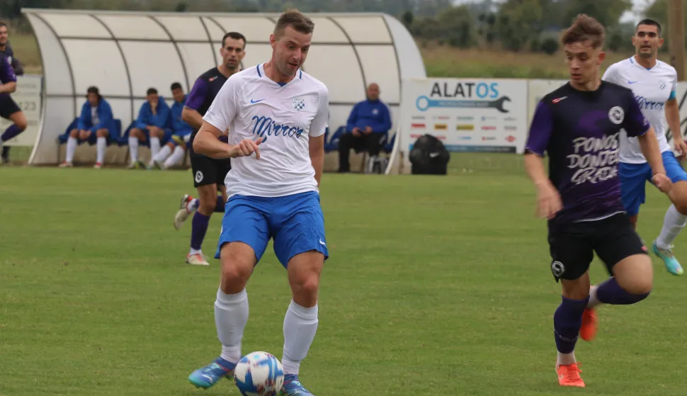 Osijek, 28. 09. 2025, Igralište u Livani, Tomislav - Olimpija (Osijek), Prva ŽNL Osječko - baranjska.snimio GOJKO MITIĆ
