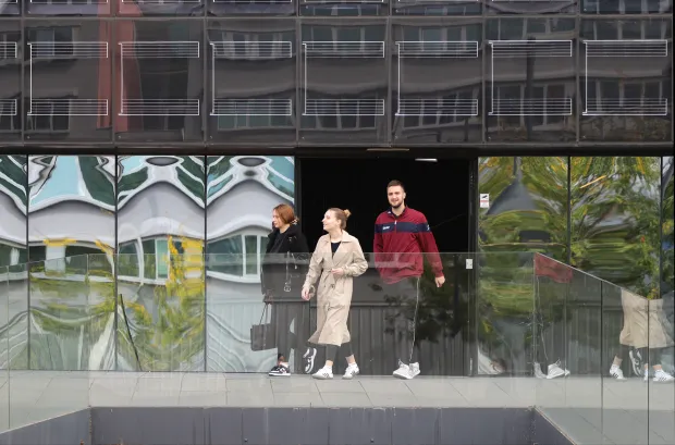 Osijek, 03. 10. 2025., Campus, Kampus, student, studenti, studentski život, studentski dom, brucoš, broucoši, nova akademska godina, akademska godina, Sveučilište J. J. Strossmayera u Osijeku, fakultet, ilustracije, fakulteti, slobodnjak, slobodnjaci SNIMIO BRUNO JOBST