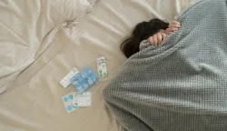 bolovanje bolest lijek lijekovi gripa prehlada ilustracijafreepik