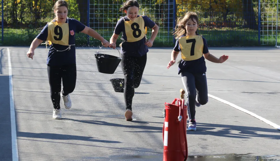 Tenja, 12. 10. 2025, Tenja, Vlatka Mačeka 10. Vatrogasno natjecanje I. kup DVD Osijek - Tenja za djecu.snimio GOJKO MITIĆ